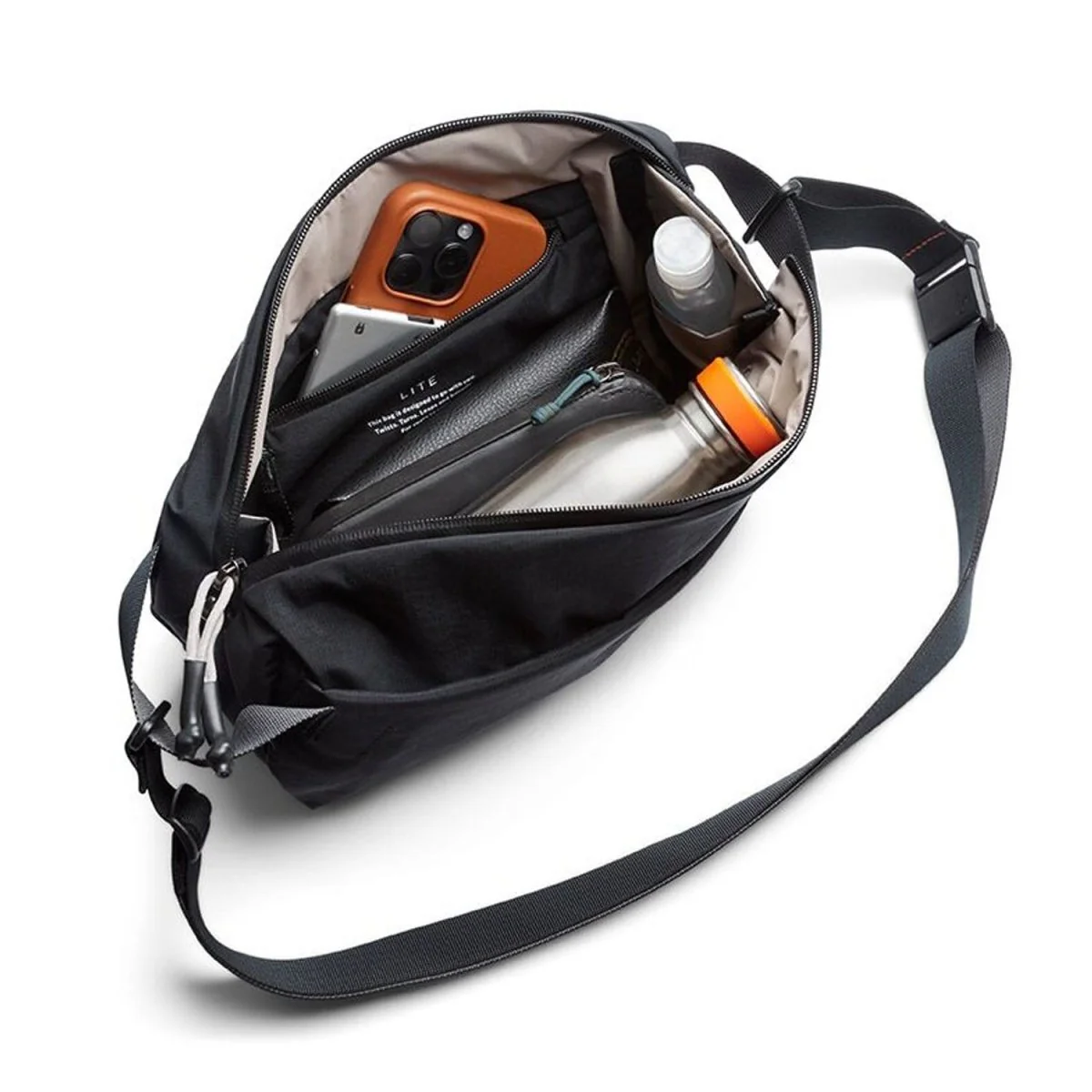 Bellroy Lite Sling Bag Black - Image 2