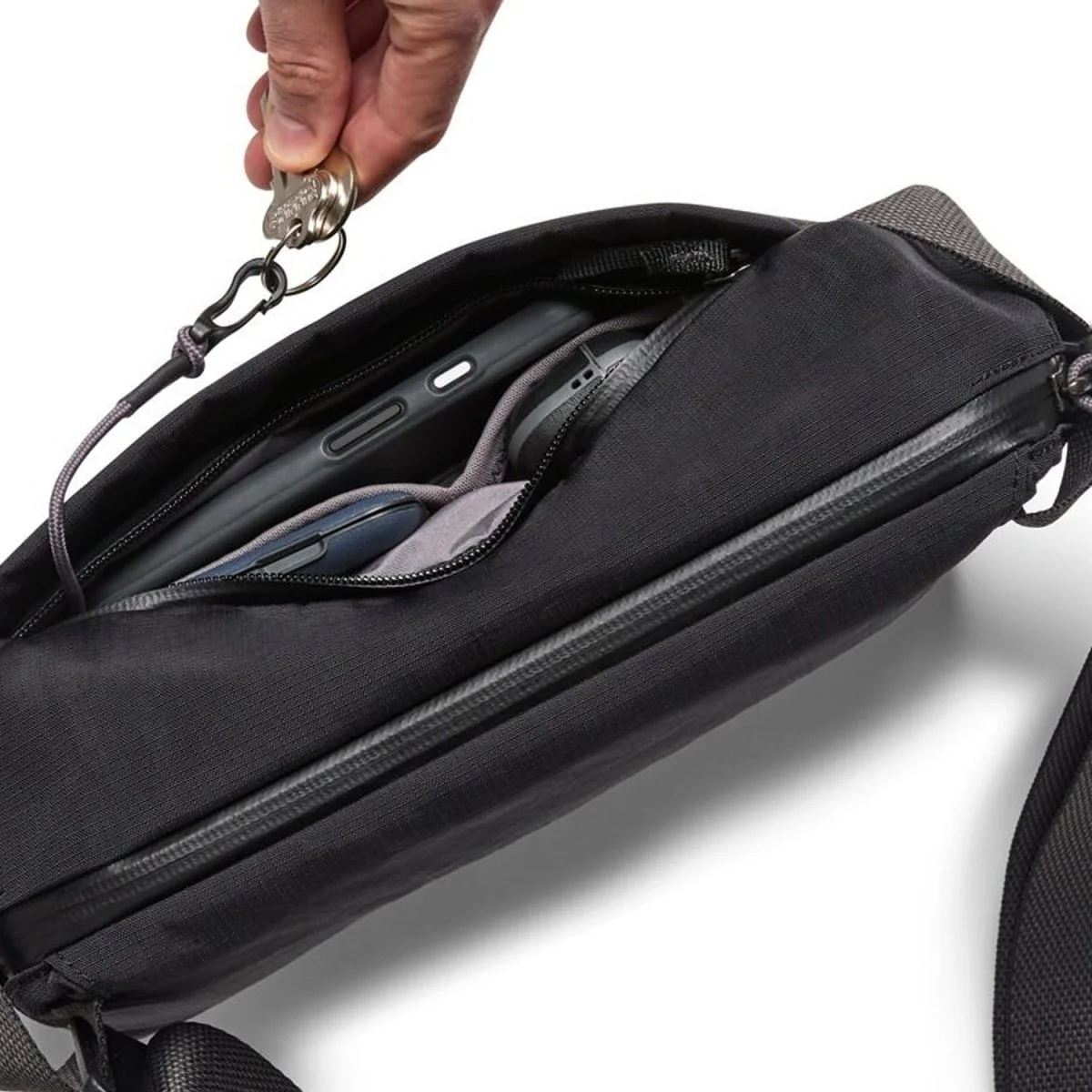 Bellroy Venture Sling 6L Bag Midnight - Image 3