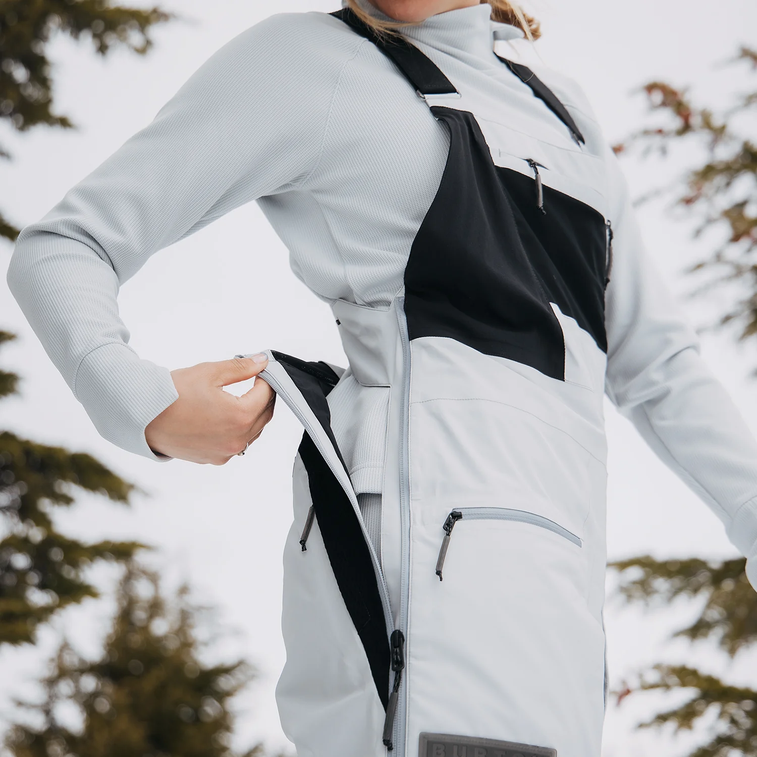 Burton Carbonate 2L Gore-tex Bib Pant 2023 - Image 5