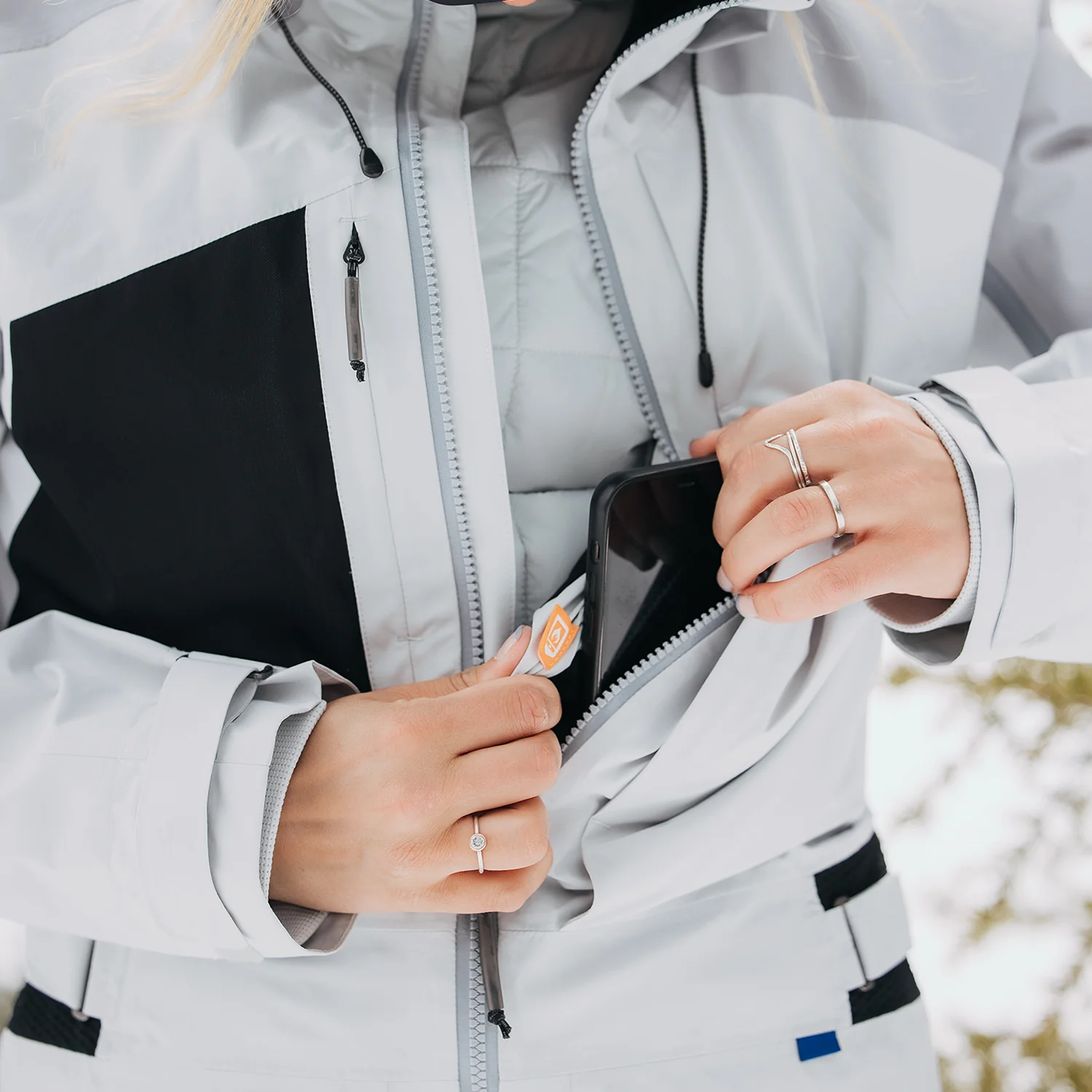Burton Carbonate 2L Gore-tex One Piece Suit 2023 - Image 6