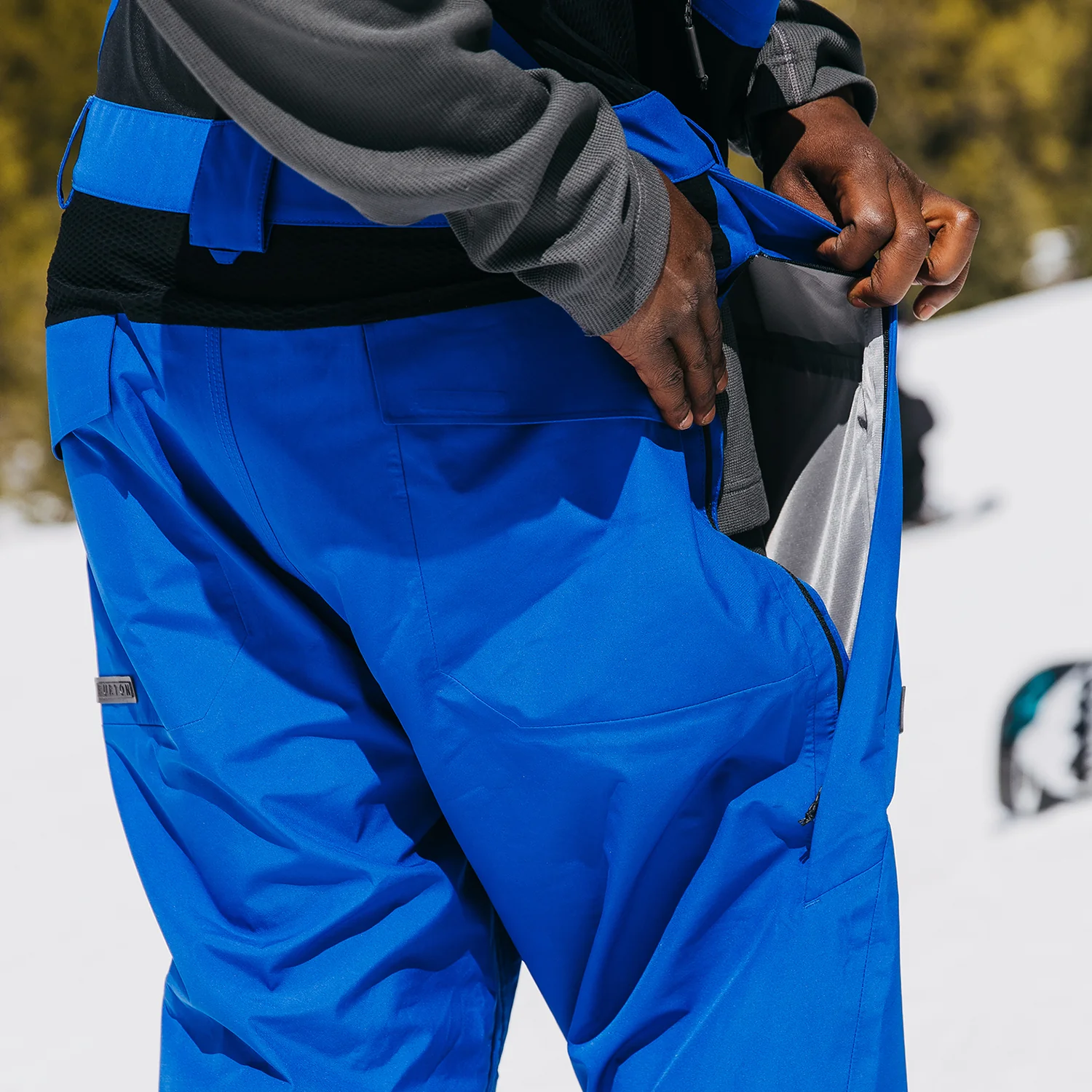 Burton Carbonate 3L Gore-tex Bib Pant 2023 - Image 5