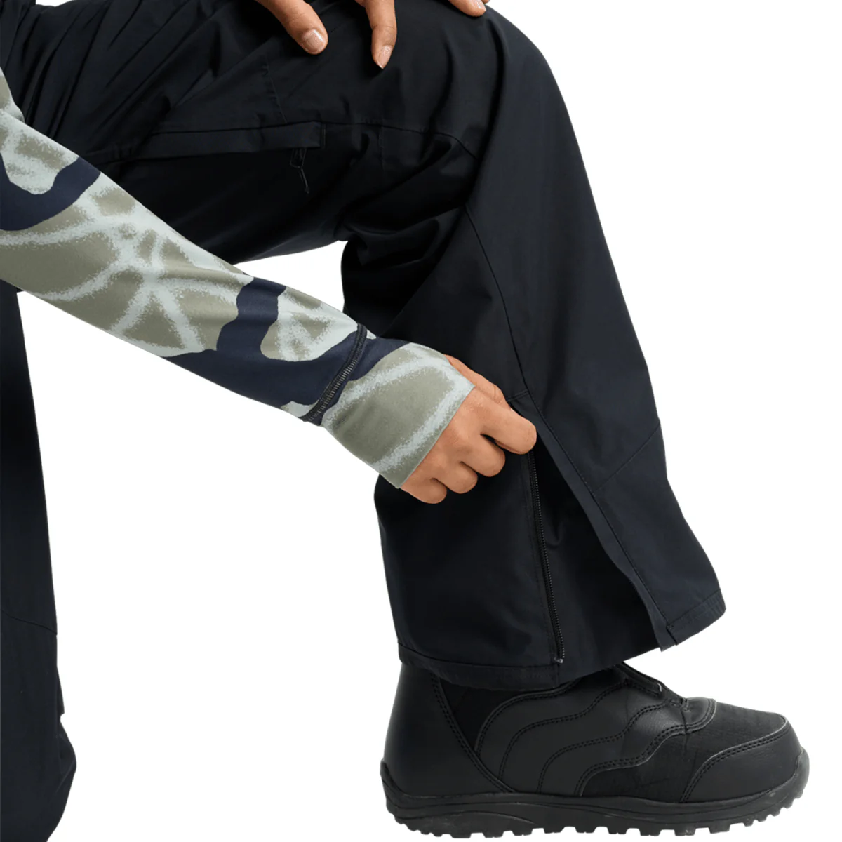 Burton Women's Reserve Gore-Tex 2L Bib Pant 2026 True Black - Image 5