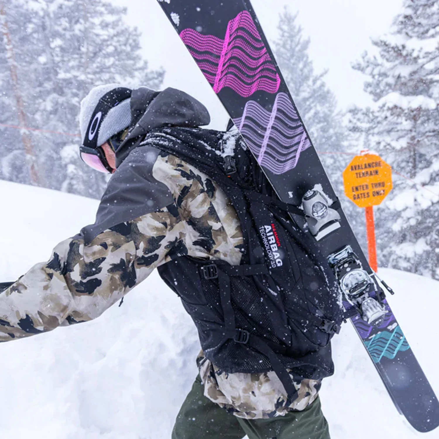 Dakine Poacher R.A.S. Vest Black - Image 3