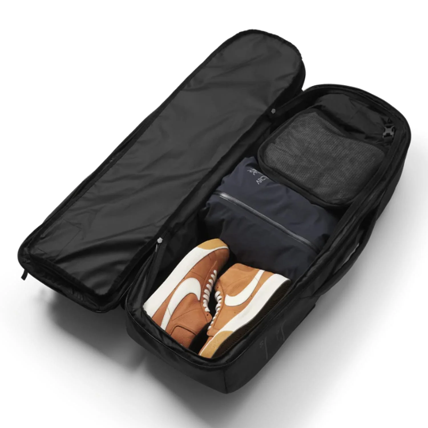 Db Skateboarding Pro 65L Travel Pack Black Out - Image 5