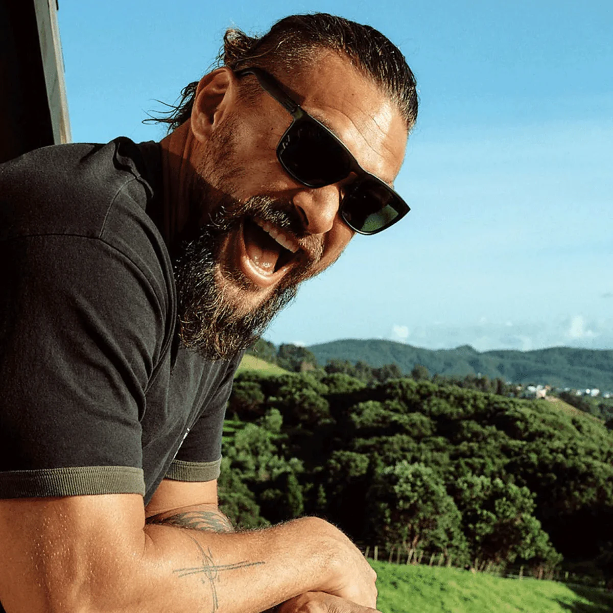 Electric Knoxville XL Jason Momoa Sunglasses British Racing Green/Grey Polar - Image 2