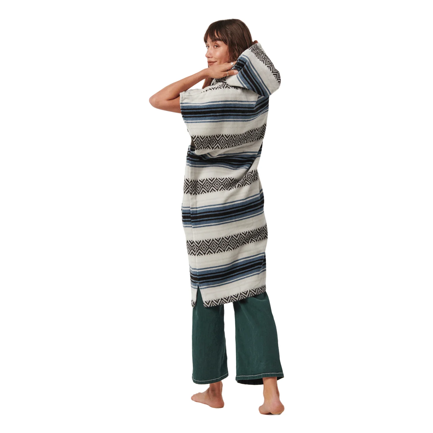 Slowtide Oso Extra-Warm Changing Poncho White - Image 2