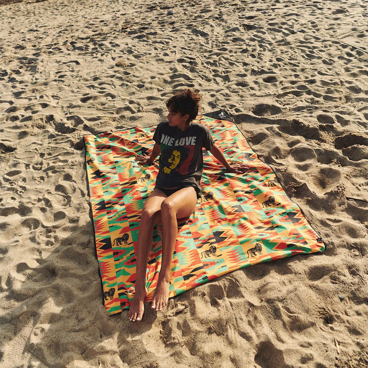 Slowtide Rocker Quick Dry Picnic Blanket - Image 2