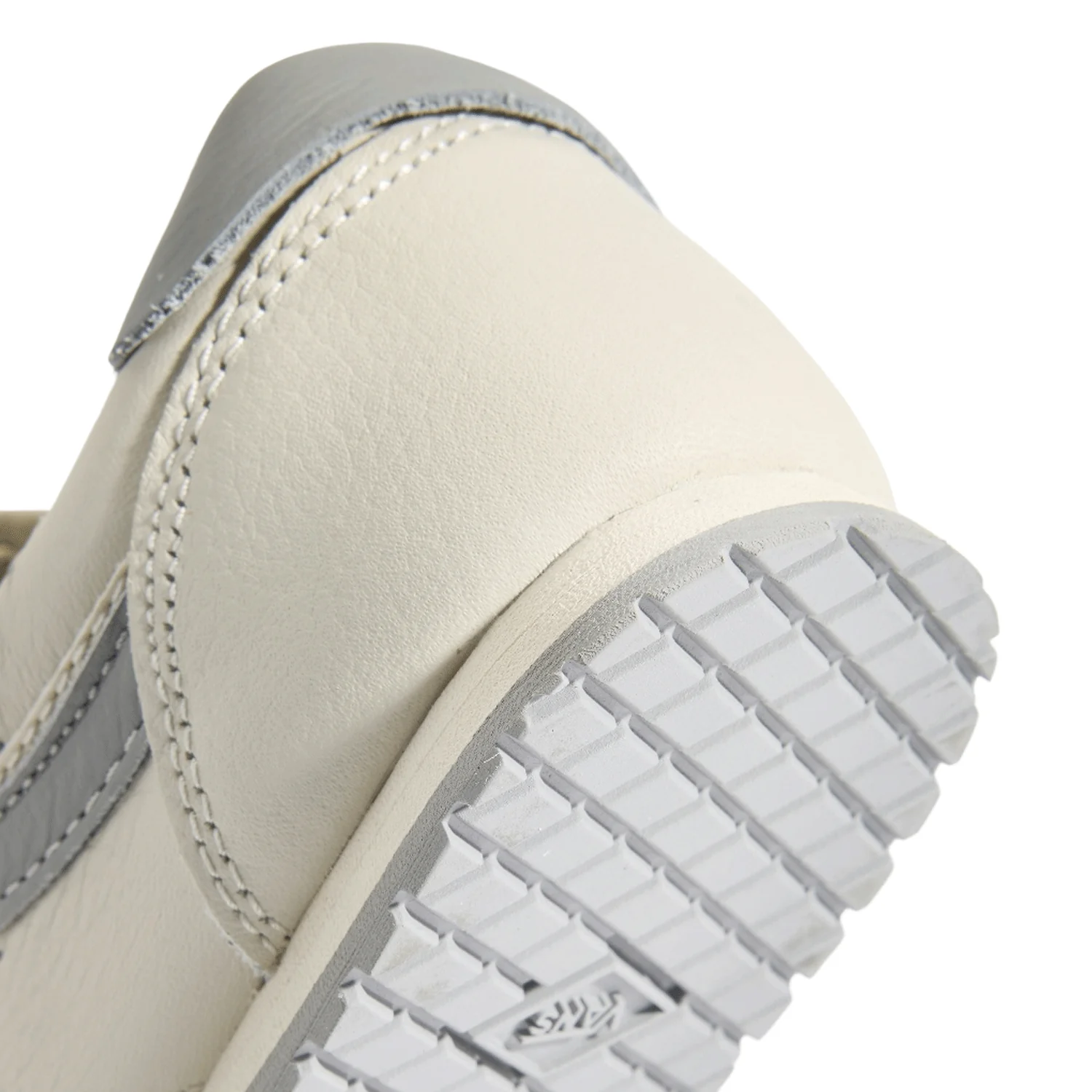 Vans FU Super Lowpro Shoe Turtledove - Image 5