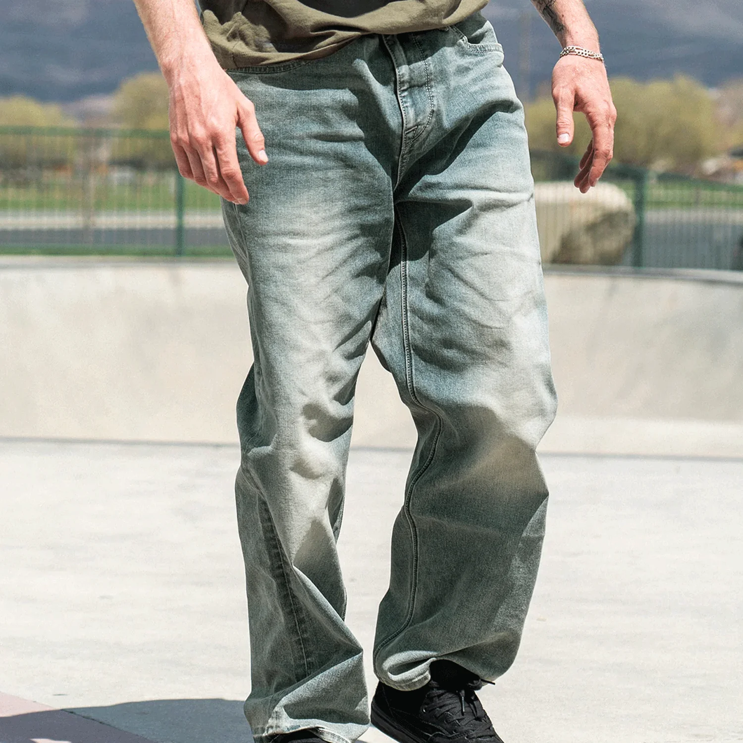 Volcom Men's Nailer Denim Jeans Sure Shot Light Wash - Image 2